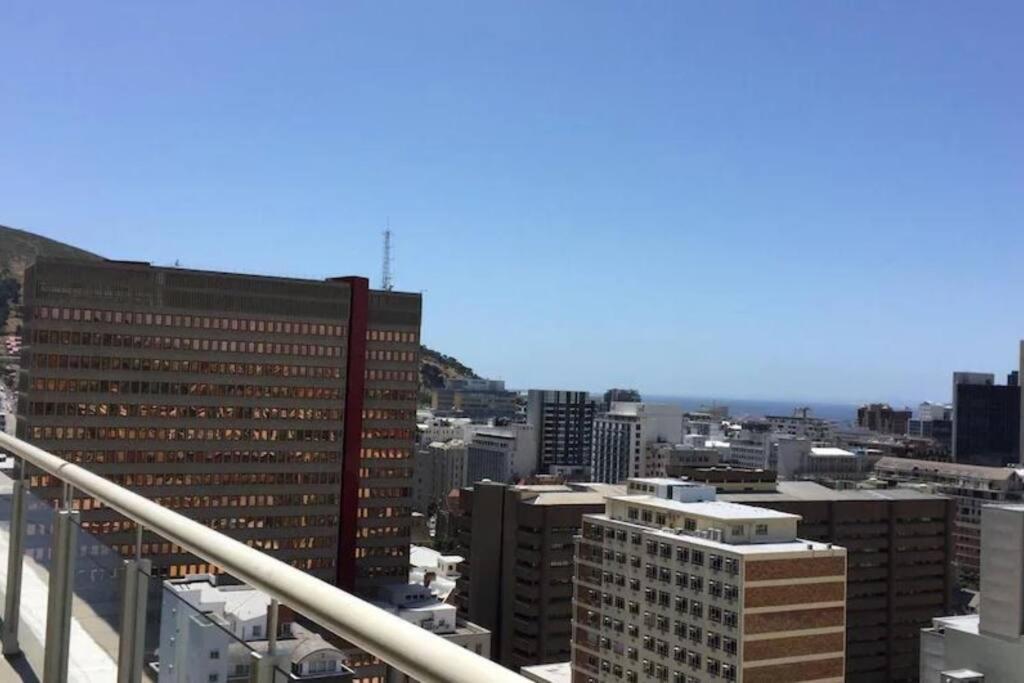 Modern, Trendy And Comfortable 2 Bedroom Apartment In Cape Town Eksteriør bilde