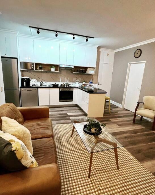 Modern, Trendy And Comfortable 2 Bedroom Apartment In Cape Town Eksteriør bilde