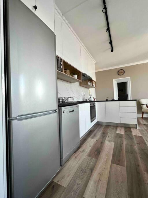 Modern, Trendy And Comfortable 2 Bedroom Apartment In Cape Town Eksteriør bilde