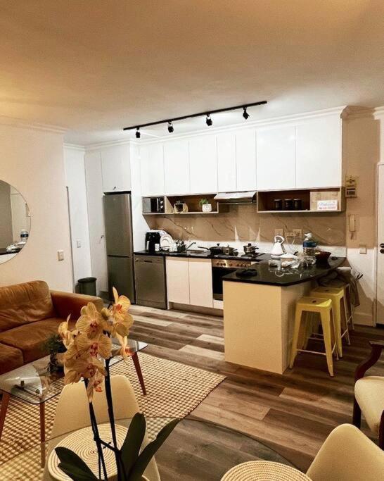 Modern, Trendy And Comfortable 2 Bedroom Apartment In Cape Town Eksteriør bilde