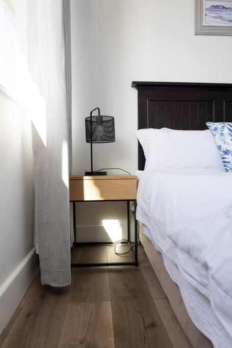 Modern, Trendy And Comfortable 2 Bedroom Apartment In Cape Town Eksteriør bilde