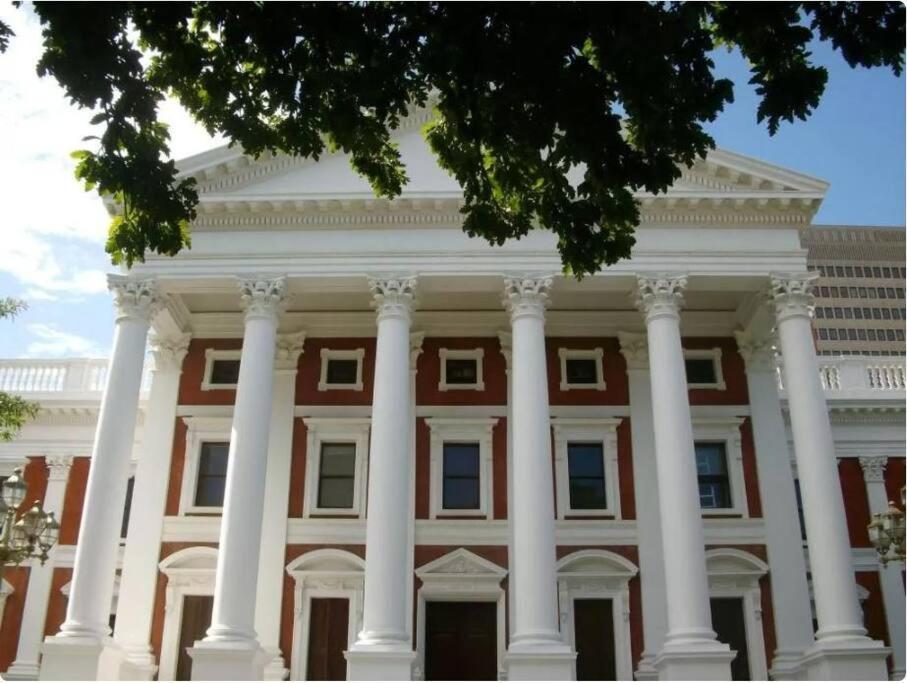 Modern, Trendy And Comfortable 2 Bedroom Apartment In Cape Town Eksteriør bilde