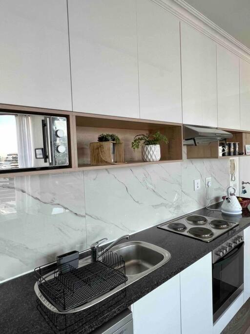 Modern, Trendy And Comfortable 2 Bedroom Apartment In Cape Town Eksteriør bilde