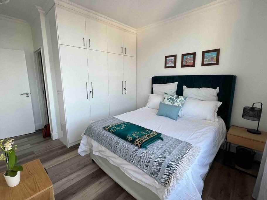 Modern, Trendy And Comfortable 2 Bedroom Apartment In Cape Town Eksteriør bilde