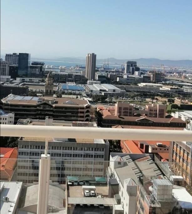 Modern, Trendy And Comfortable 2 Bedroom Apartment In Cape Town Eksteriør bilde