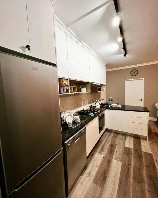 Modern, Trendy And Comfortable 2 Bedroom Apartment In Cape Town Eksteriør bilde
